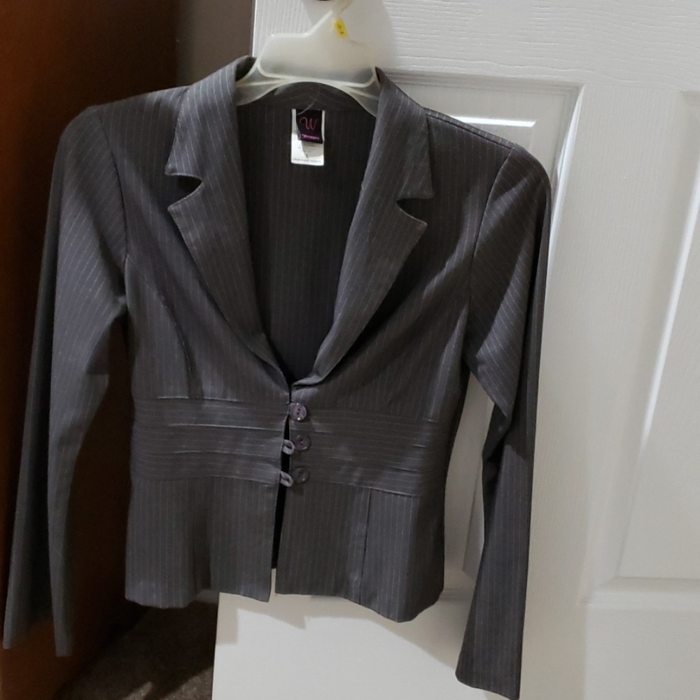 Pants suit